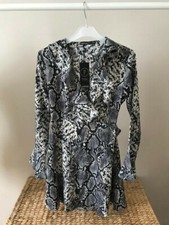 boohoo PETITE Ruffle Flare Sleeve Wrap Dress - size UK 4