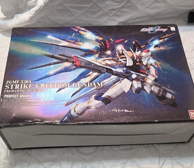 BANDAI 1/60 PG Perfect Grade Strike Freedom Gundam Seed Destiny ZGMF-X20A 