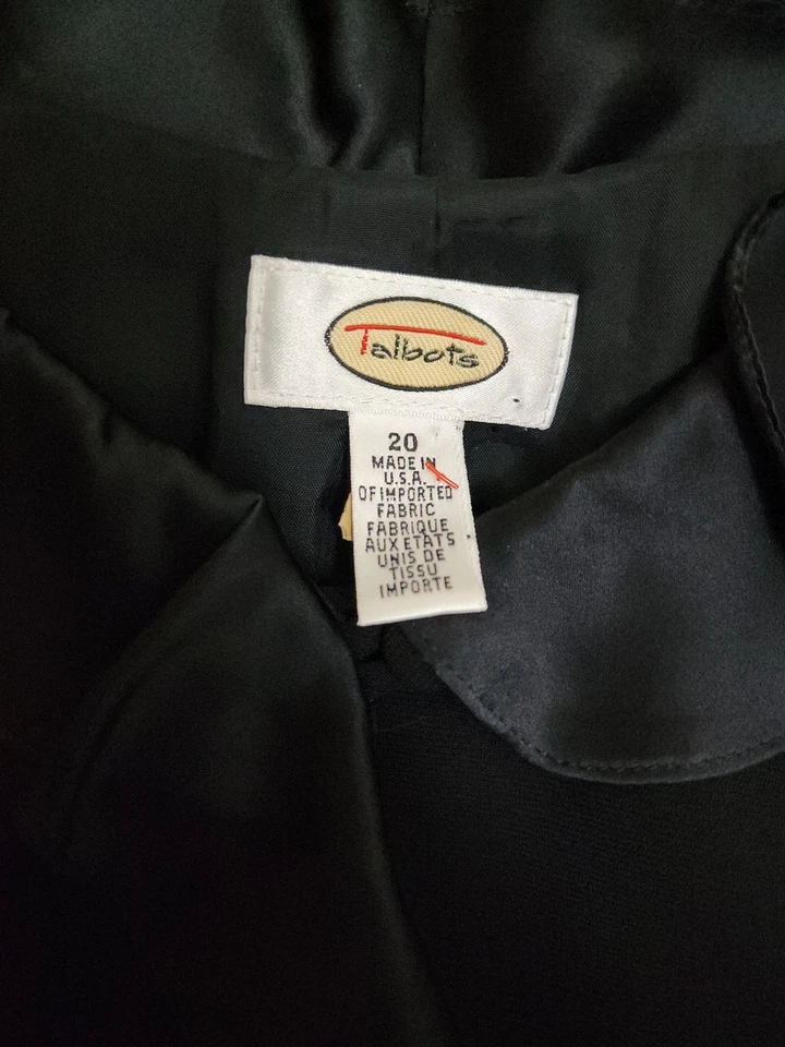 Blazer para mujer Talbots negro con volantes. Talla 20. Foto 4 de 4