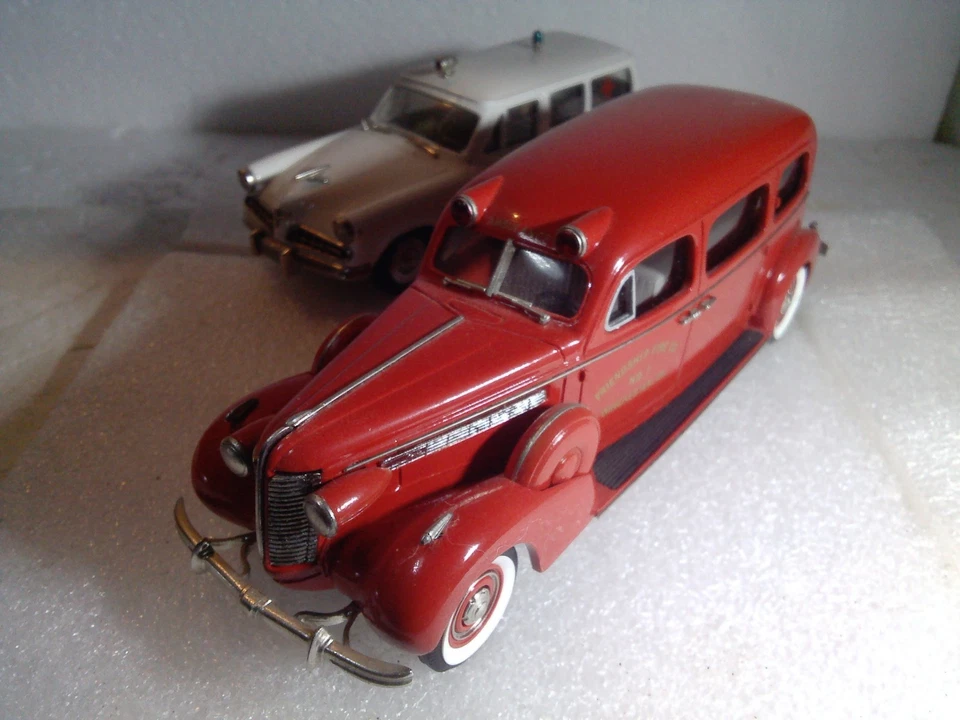 VEHÍCULOS BROOKLIN/SERVICIO COMUNITARIO escala 1/43 1938 FLXIBLE BUICK AMBULANCIA  Foto 3 de 4