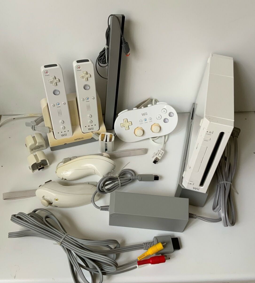 Nintendo Wii White Console with Wii Sports Bundle and Nyko Nintendo Wii White Console with Wii Sports Bundle and Nyko