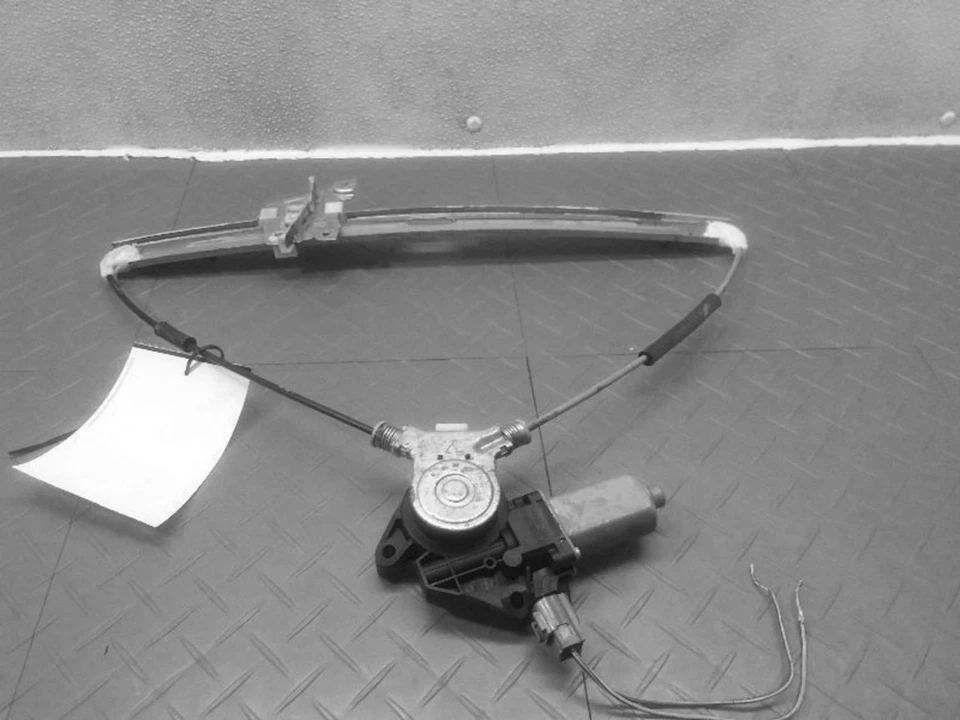 Used Front Right Door Window Regulator Front fits: 2006 Ford Escape electric Fro - Image 3 of 3