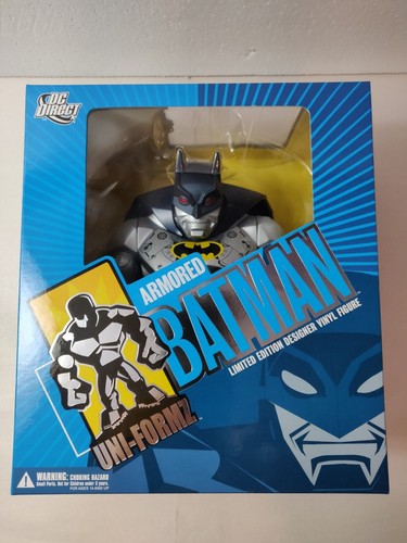 DC Direct Uni-formz ARMORED BATMAN (CosBman1367) - Picture 2 of 8