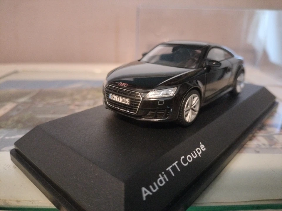 Audi TT Coupé 1/43 Nero In Teka Plastica - Immagine 2 di 4