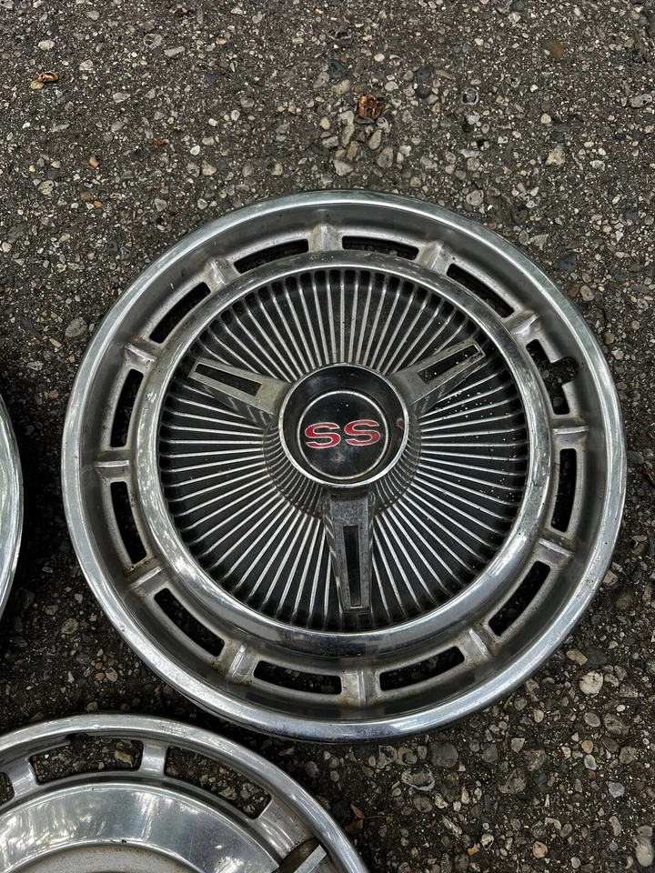 Lote de 3 tapacubos de alambre Gm Ss Chevy cubiertas de rueda Hot Rod Corvette Impala años 60 70 Foto 3 de 4