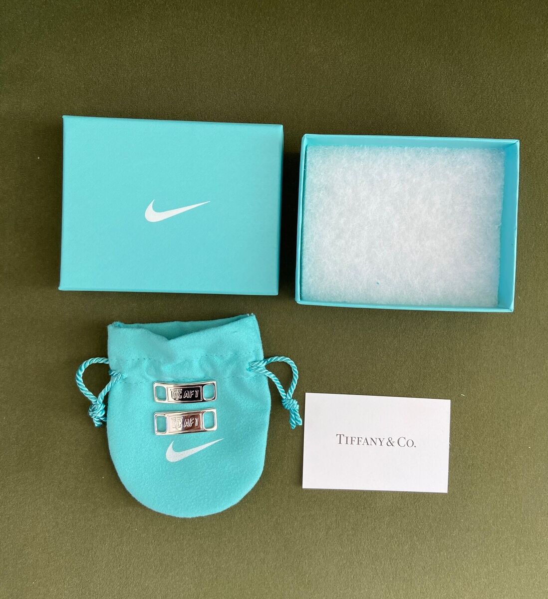 100% Authentic Tiffany & Co. x Nike Air Force 1 Dubrae 100% Authentic Tiffany & Co. x Nike Air Force 1 Dubrae