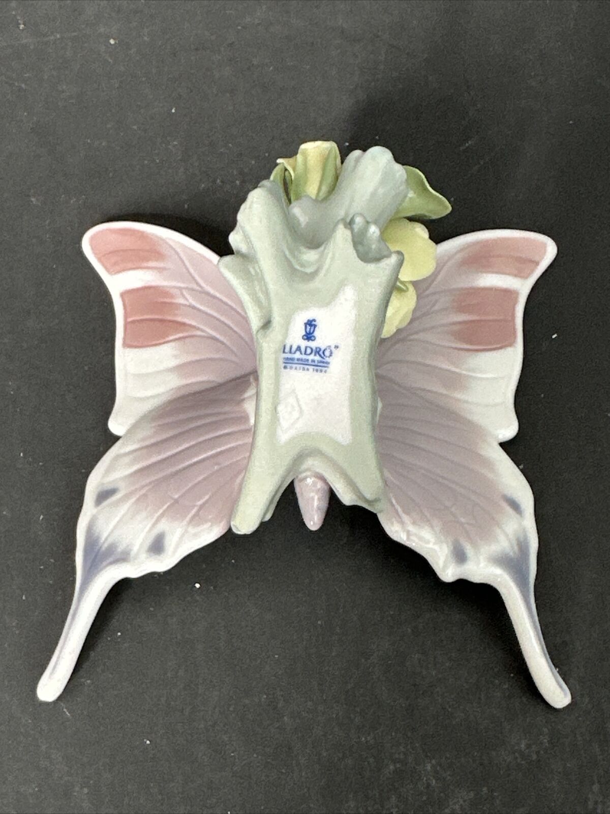 Lladro A Moments Rest Porcelain Butterfly and Flowers Figurine #6173