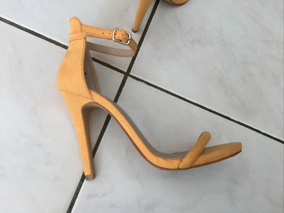 Escarpins PRIMARK pointure 38 jaune bon état - Photo 4/4