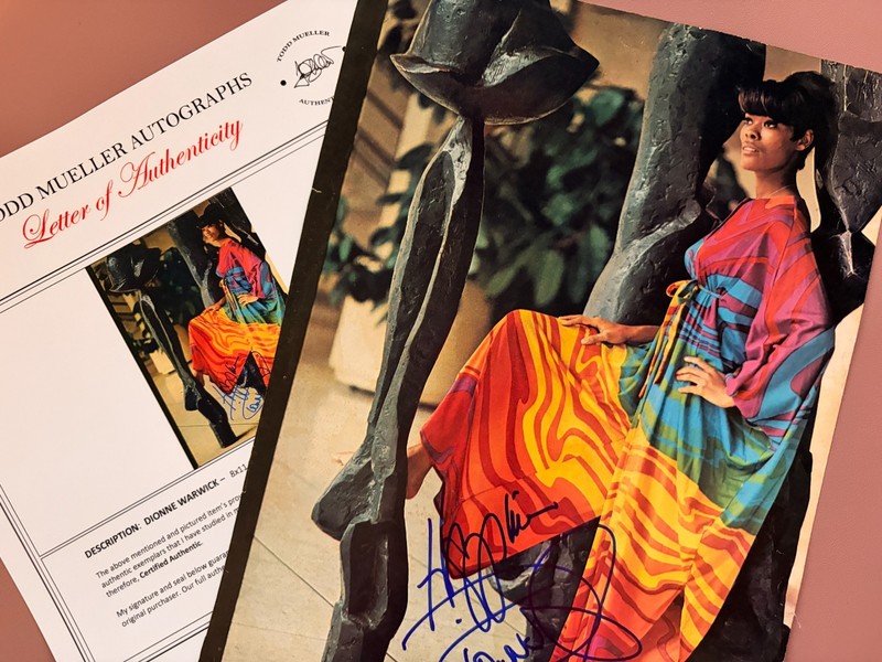 Dionne Warwick Signed 8x11 Color Book Photo•Stunning•Todd Mueller Autographs COA