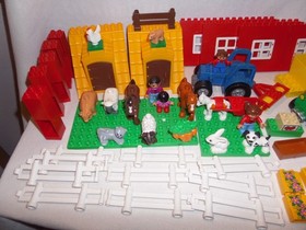 Large Lot Lego DUPLO Farm Parts & Pieces 4665 Big Farm 5645 Bike Conveyor Belt!