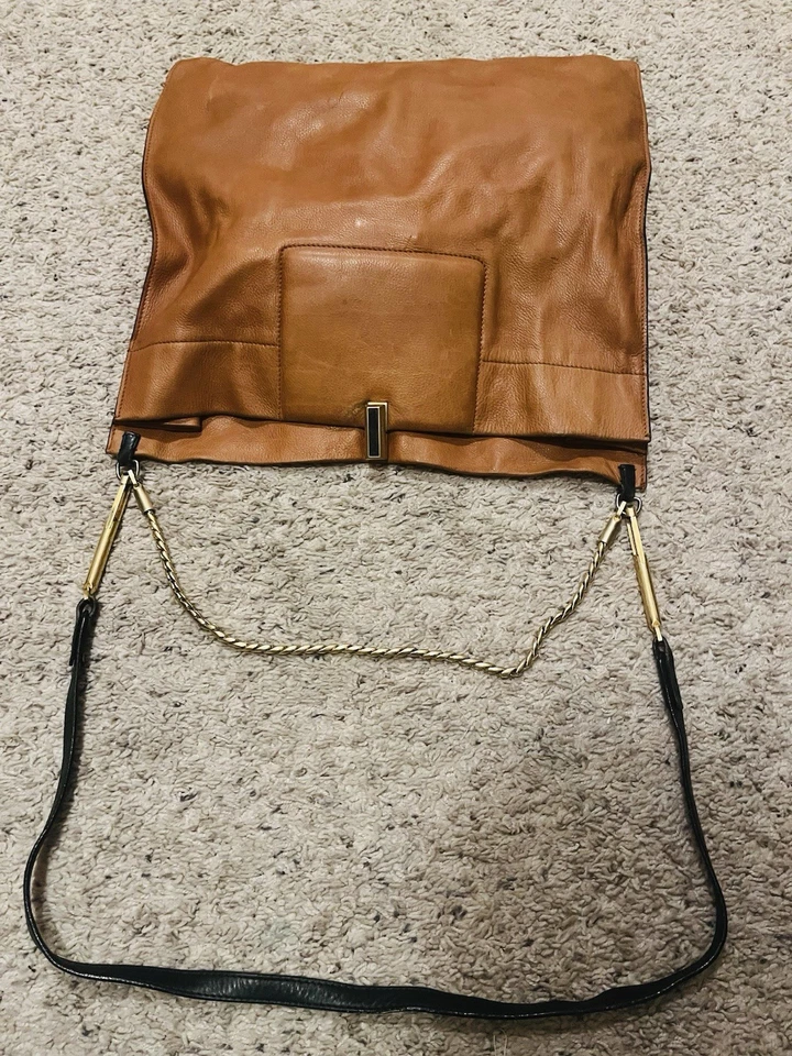 Bolsa de mão Calvin Klein Collection exclusiva pele de bezerro detalhes dourados, couro transversal - Imagem 4 de 4