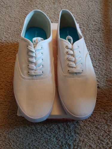 American Eagle/City Sneaks Women's Bal White Sneakers Size 13 New With Box