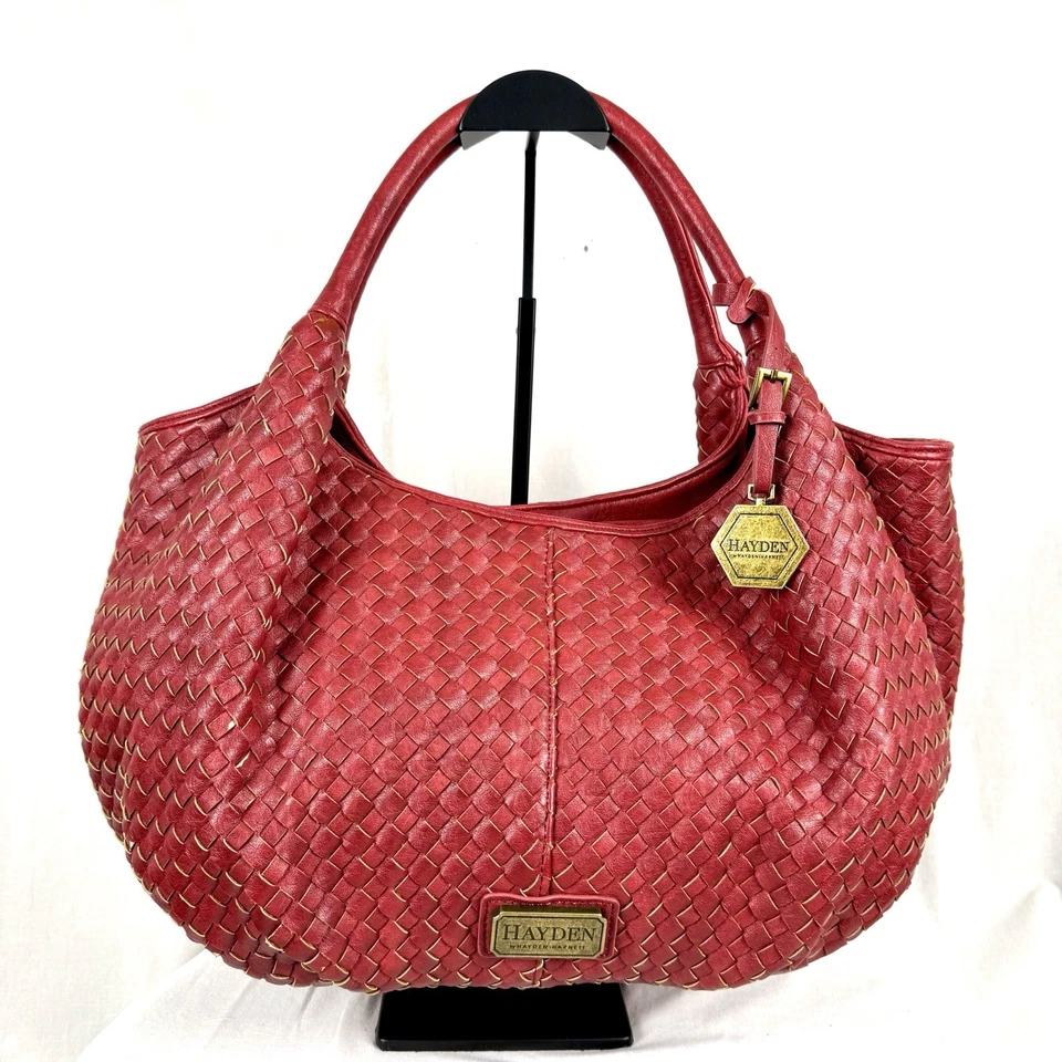 Cartera de mano Hayden Harnett roja cartera cuero vegano suave patrón tejido de canasta Foto 2 de 4