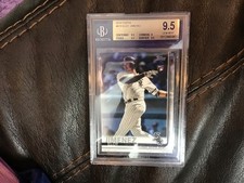 2019 Topps #670 Eloy Jimenez Beckett 9.5