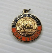 1986 New York Mets Balfour 3ª Serie Mundial Shea StadiumPress Prendedor Dije Colgante