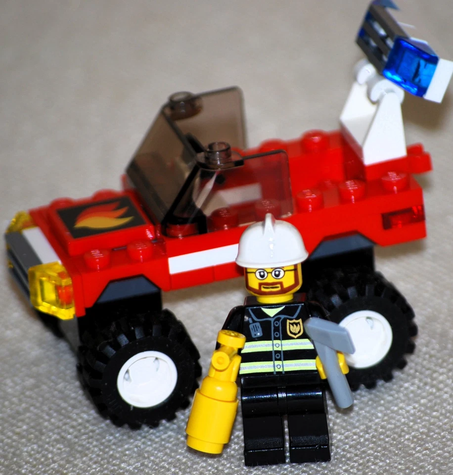 LEGO City 7241 Fire Car, Foto 2 von 3