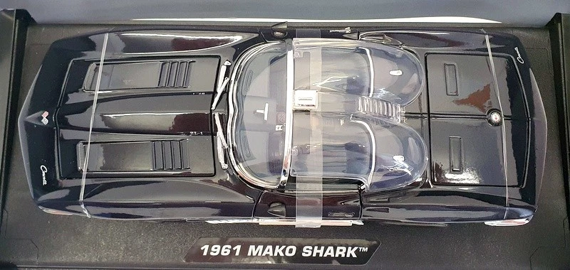 Motor Max 1/18 Scale Diecast 73102 - 1961 Chevrolet Stingray Mako Shark - Image 4 of 4