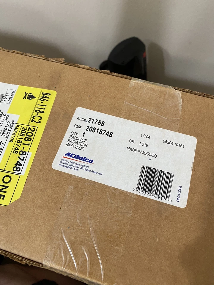 Оригинальный радиатор GM ACDelco 21758 2010 Cadillac SRX 3,0 л V6 20818748 новый из старых запасов - Изображение 3 из 4