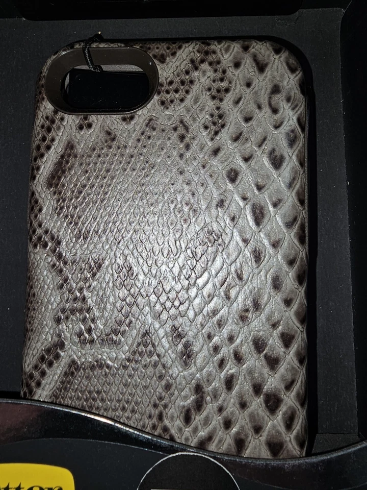 OtterBox Strada Series Case for iPhone SE 3rd/2nd Gen & iPhone 8 - Stone Serpent - Image 3 of 4