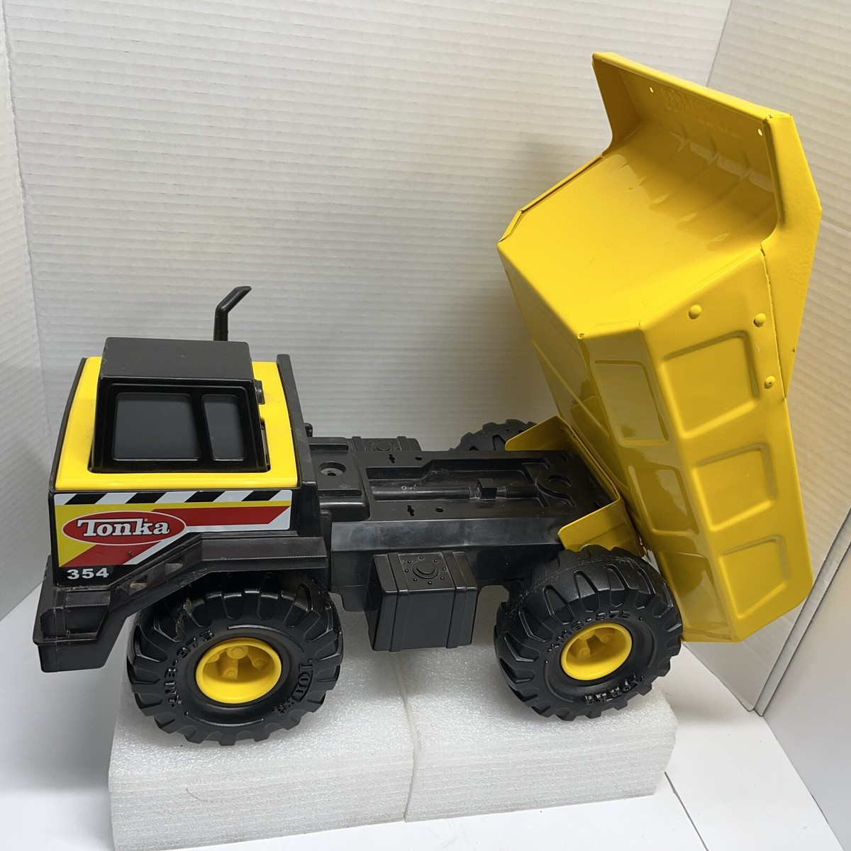 Tonka Truck 354 Metal Classic Mighty Dump Truck 2012 16 X 10