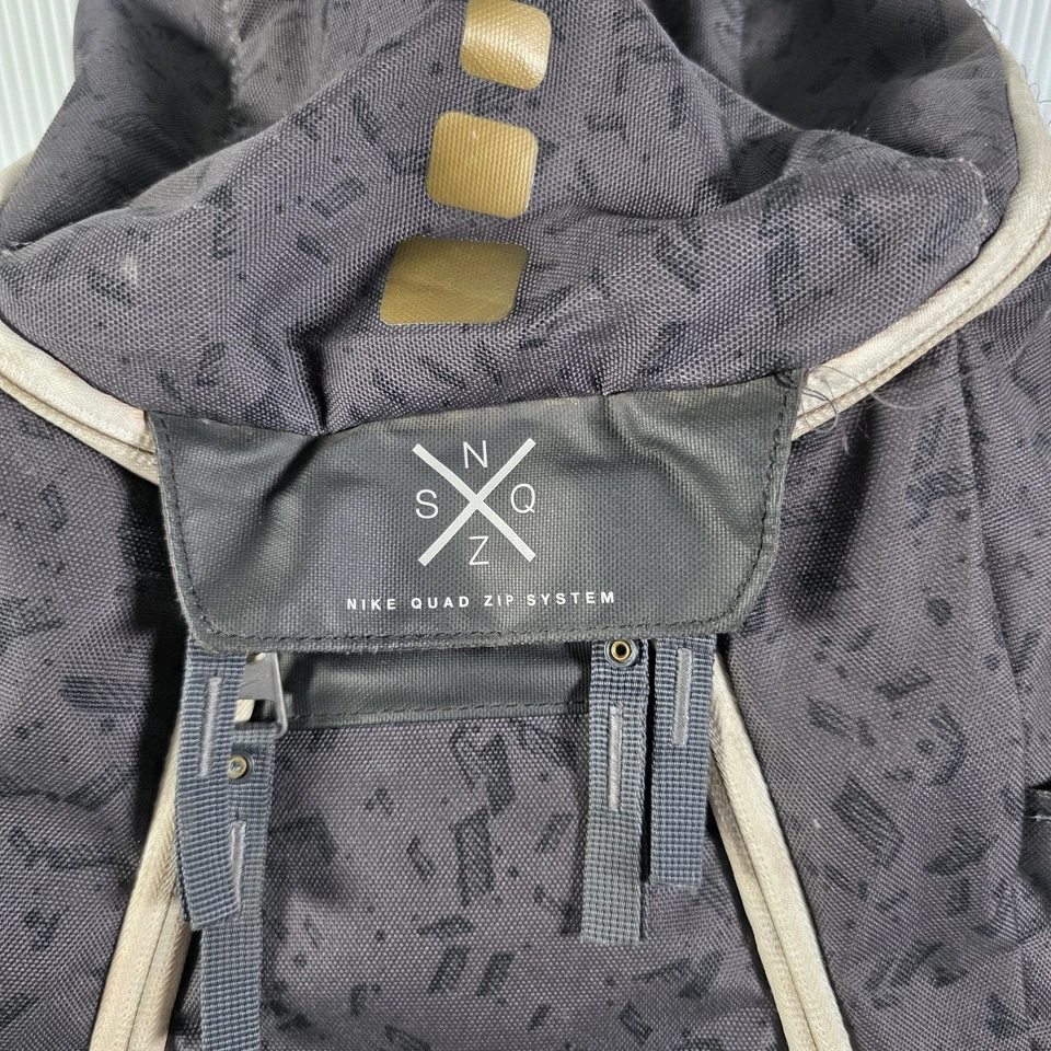 Mochila Nike Elite Sistema de Cremallera Cuádruple Negra/Dorada - Baloncesto, Voleibol, Fútbol Foto 4 de 4