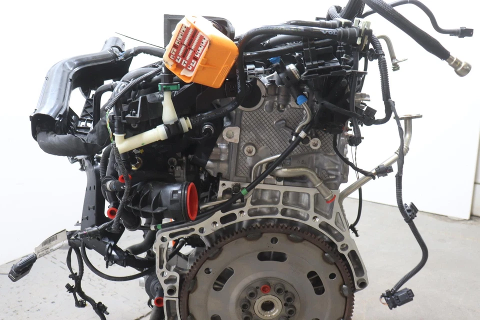 2022 - 2023 VOLVO XC60 2.0L ENGINE MOTOR  VIN L1 4TH AND 5TH DIGIT OEM 31480307 - Image 3 of 4