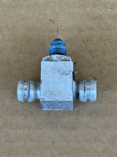 Beechcraft King Air P/N 115-8001-23 Manifold-Main Brake Assembly w/ Fitting