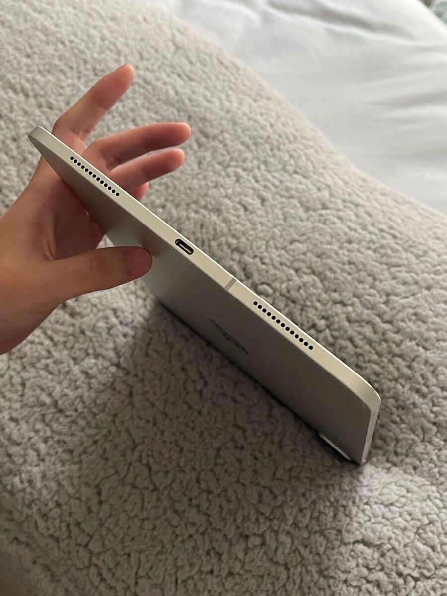 Apple iPad Pro 2nd Gen. 256GB, Wi-Fi, 11 in - Silver Apple iPad Pro 2nd Gen. 256GB, Wi-Fi, 11 in - Silver