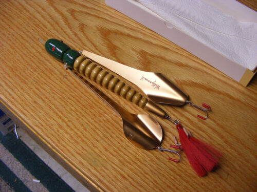 C Hines Pflueger Comstock Style Flying Helgrammite 8" Musky Lure Original Green - Picture 3 of 5
