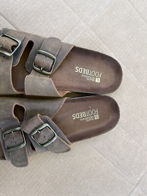 MEDI WESTERN BUCKLE SANDALS グレージュ　M Beige Laine Metallic-Buckle Flatform Sandals - CHARLES