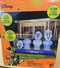 Gemmy 8ft Long Haunted Mansion Scene w/ Synchronized Light & Music Hallo Inflate