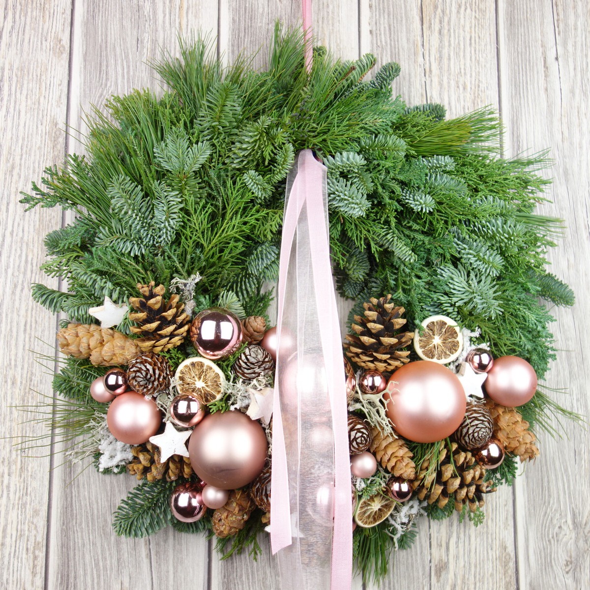 Weihnachtstürkranz, 32 Cm, Künstlich Mit Tannenzapfen - Dekoration Für Haustür, Wohnzimmer & Kamin