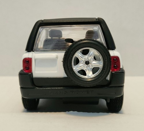 Burago 1:24 Metal Freelander National Park Conservation Land Rover Model Kit - Picture 9 of 13