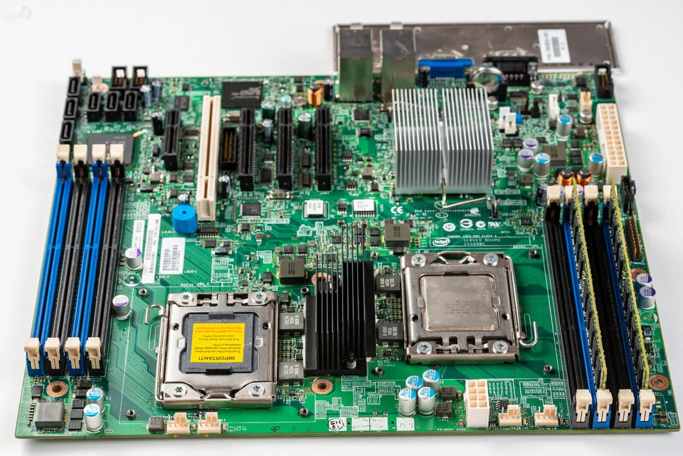 Placa madre Intel S5500BC doble zócalo LGA1366 ATX DDR3 ECC Xeon doble LAN IPMI Foto 4 de 4