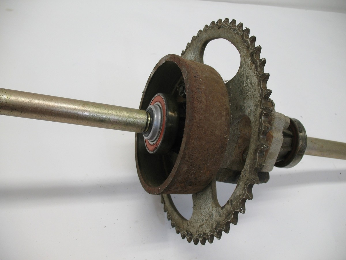 1984 KAWASAKI PRAIRIE KLT250 KLT 250 C LEFT REAR AXLE 41068-1154