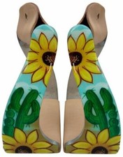 Showman Lightweight Twisted Angled Aluminum Stirrups w/ Sunflower & Cactus Print