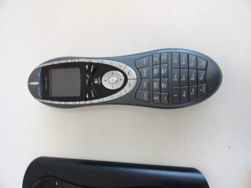 PP1: Pilot zdalnego sterowania Logitech Harmony 880 R-IG7 815-00018 - Zdjęcie 2 z 5