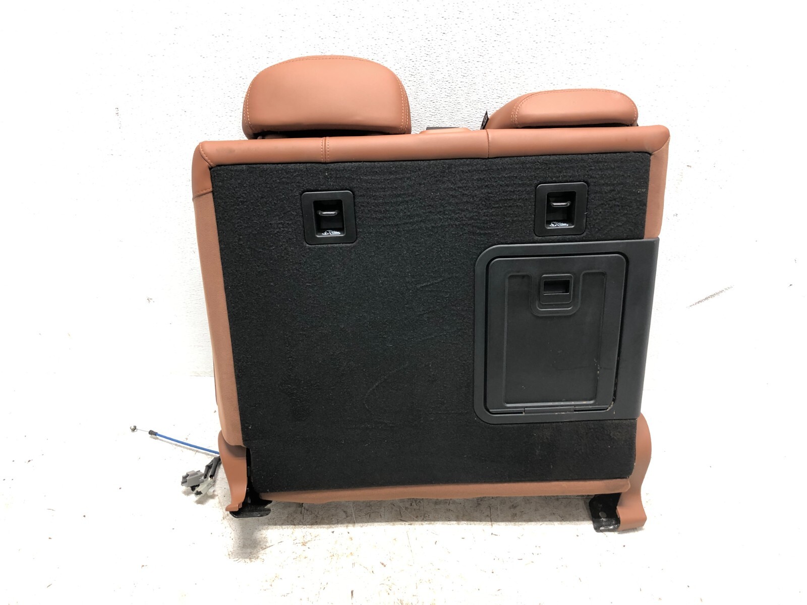 2017-2020 MASERATI LEVANTE LEFT DRIVER REAR SEAT BACKREST W/ ARMREST OEM #NOTE.