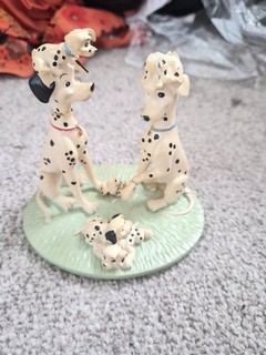 Disney Magical Moments 101 Dalmations One Big Happy Family Figurine