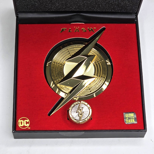 Salesone DC The Flash Logo Ring & Pin Set Gamestop Exclusive Glow in the Dark LE
