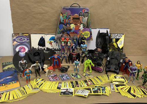 Enorme Lote De Colección - Moderno DC Comics Figuras De Acción Batman Libros Tarjetas Vehículos - Imagen 2 de 15