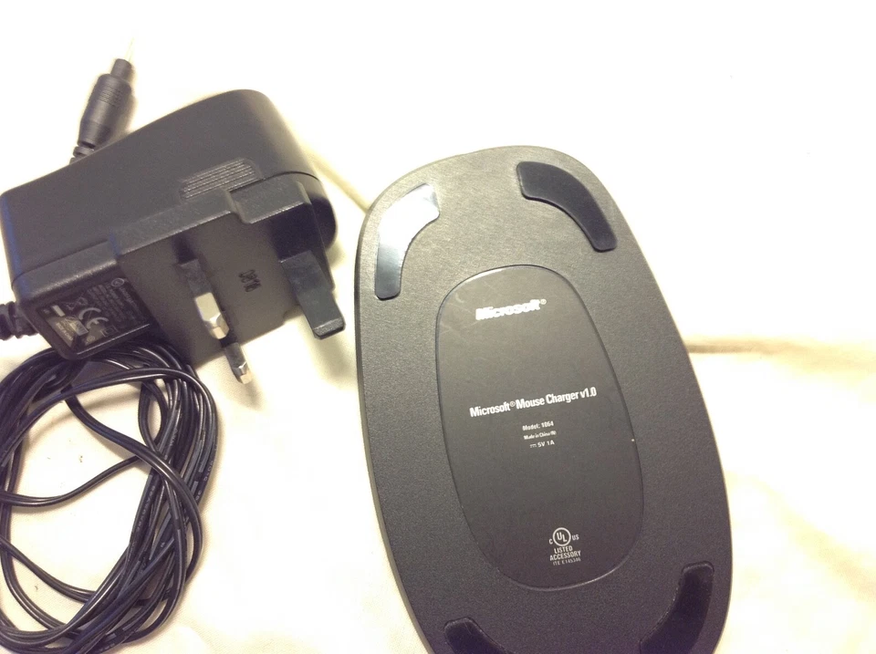 Microsoft 1064 V1.0 Charger Mouse 8000 laser Wireless+Power adapter 100-240V-M16 - Image 3 of 4