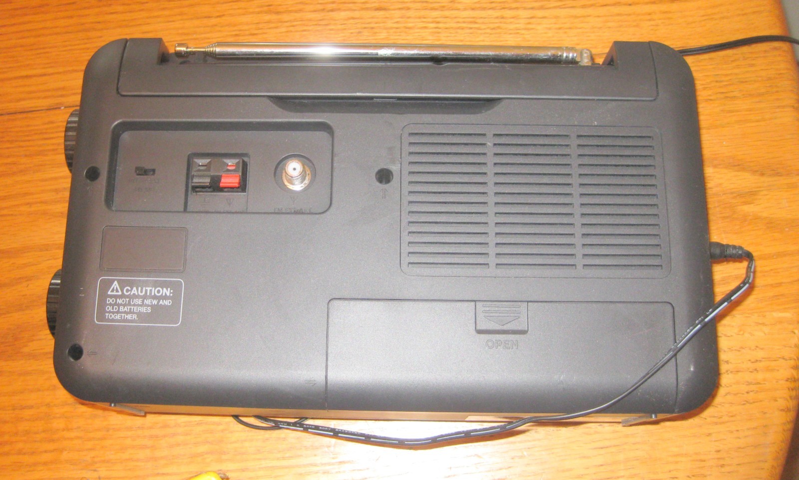 C. Crane CCRadio-EP AM/FM Portable Radio w/ AC Power Supply Tested ...