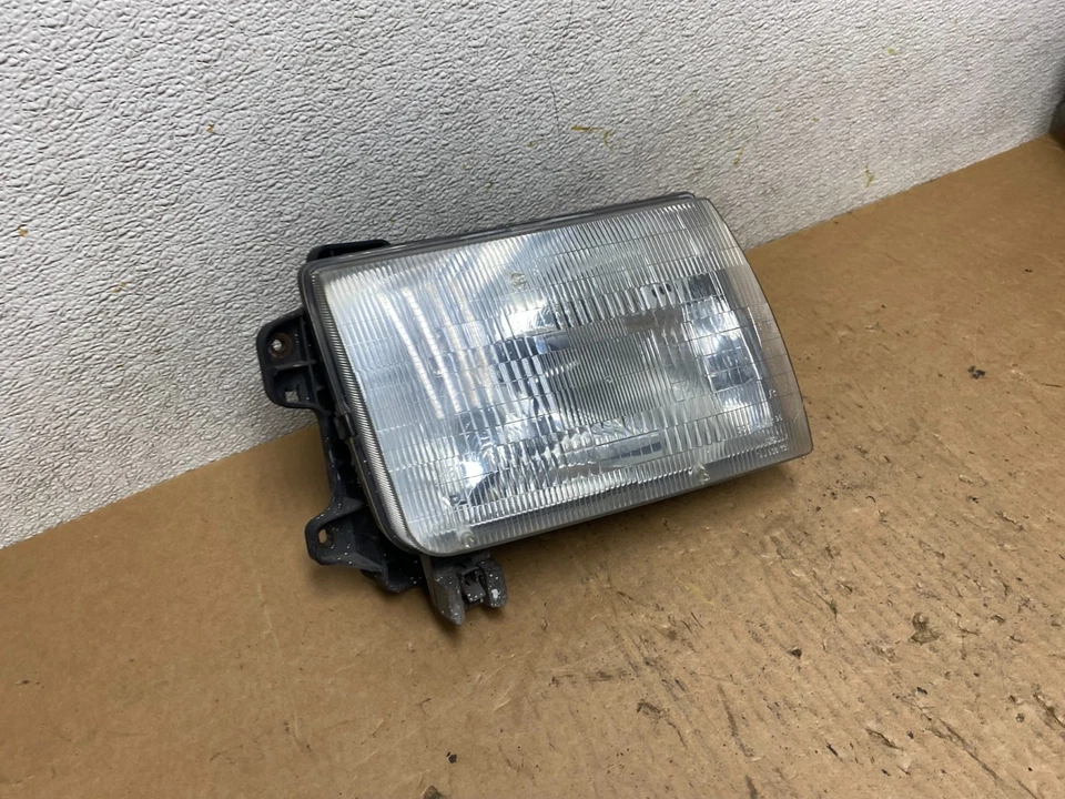 Оригинальная галогенная фара для правой стороны пассажира 1998 1999 Nissan Frontier Q7620 - Изображение 3 из 4