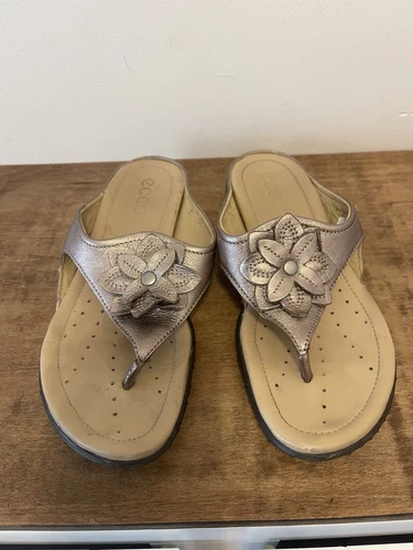 Sandali donna Ecco taglia 37 US 6 Lt oro pelle infradito zeppa fibbia slide