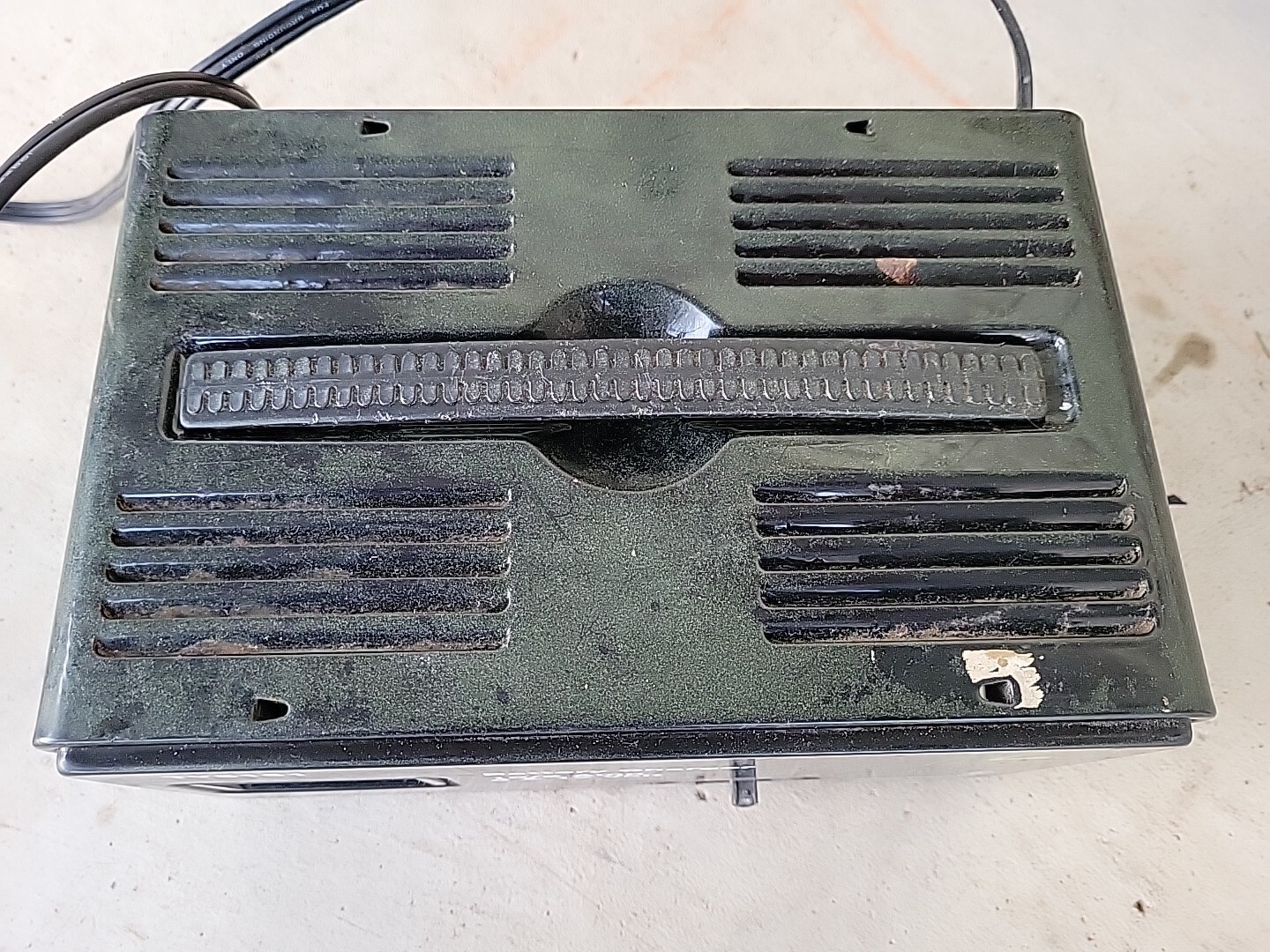 Vintage John Deere Battery Charger 10/2 Amp 6 & 12 Volt TY5161