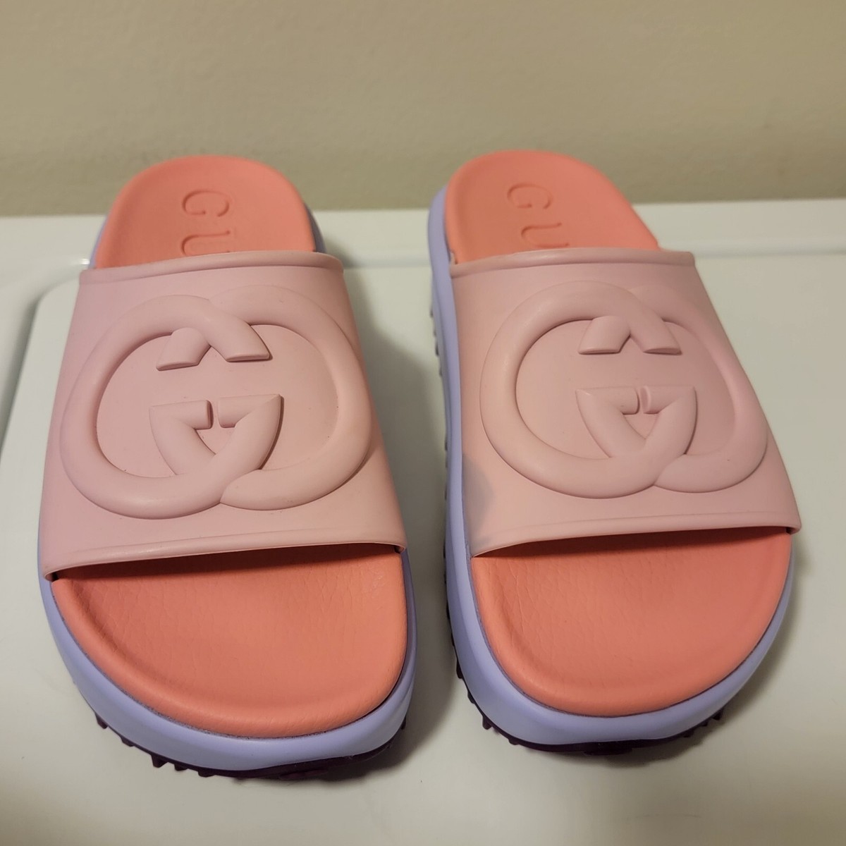 GUCCI Miami Interlocking G Platform Rubber Slides Sugar Pink