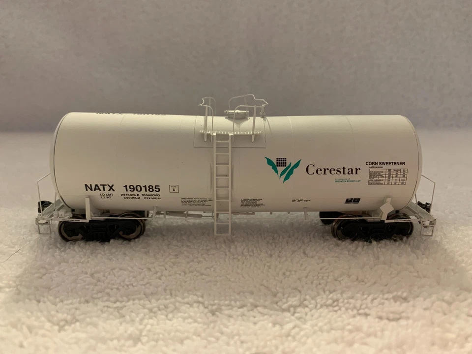 Intermountain #47808-11 HO Scale Cerestar 19,600 Gallon Tank Car #190185 - Image 2 of 4