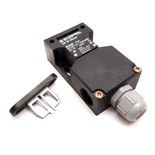 Schmersal AZ16-02zvk Safety Switch, 2x N/C Contacts, Rating: 230VAC 4A, With Key