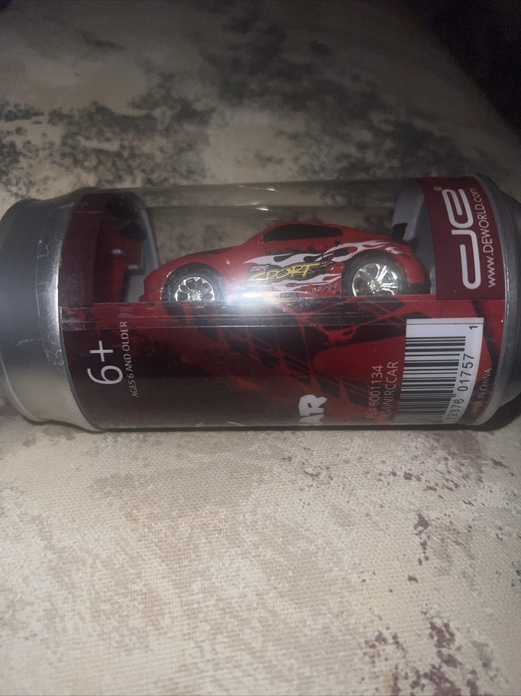 DEWORLD Red RC MINI RACE CAR IN A CAN